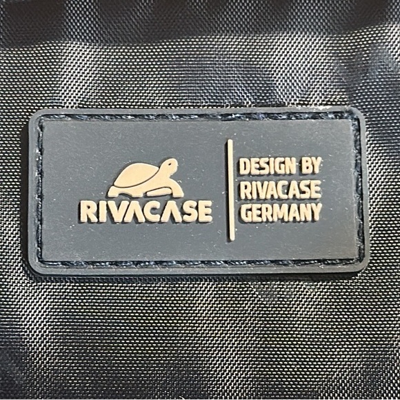 NWOT Rivacase Gray #8251 Notebook Laptop 17.3" x 12" x 2" Bag w/Shoulder Strap - Picture 9 of 9